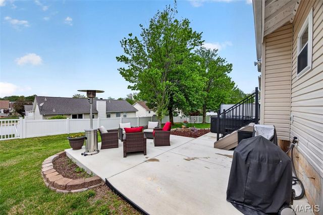 5 Covered Wagon Trail Court, St Peters, MO 63376