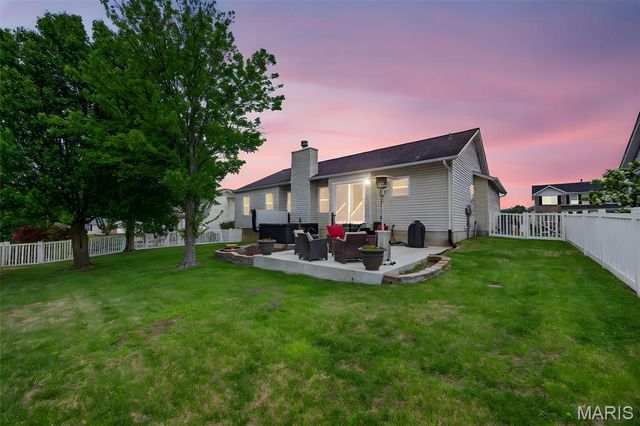 5 Covered Wagon Trail Court, St Peters, MO 63376