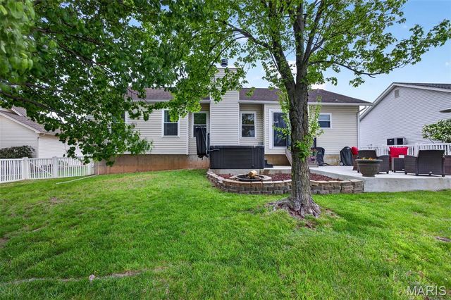 5 Covered Wagon Trail Court, St Peters, MO 63376