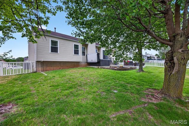 5 Covered Wagon Trail Court, St Peters, MO 63376