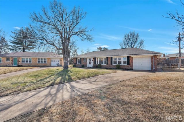 9955 Box Elder Court, St Louis, MO 63123