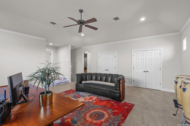 211 Champion Hvn, San Antonio, TX 78258