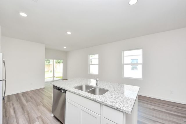 31035 Gayle Prairie Oaks Street, Waller, TX 77484