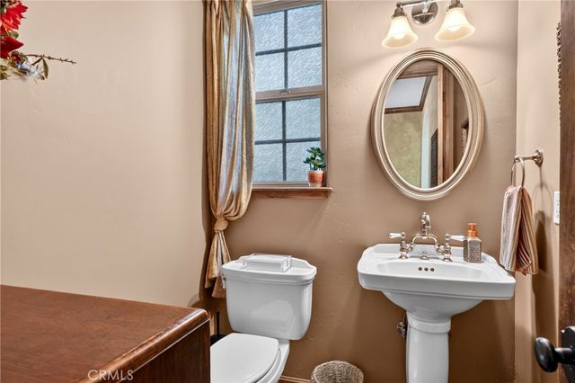 27360 Elmwood, Lake Arrowhead, CA 92352
