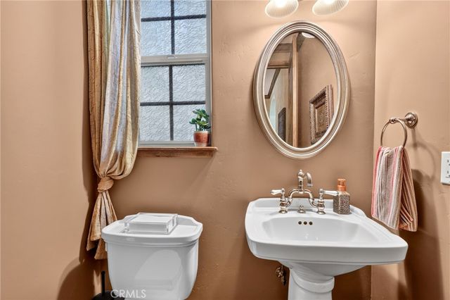 27360 Elmwood, Lake Arrowhead, CA 92352