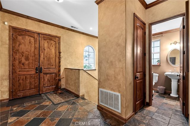 27360 Elmwood, Lake Arrowhead, CA 92352