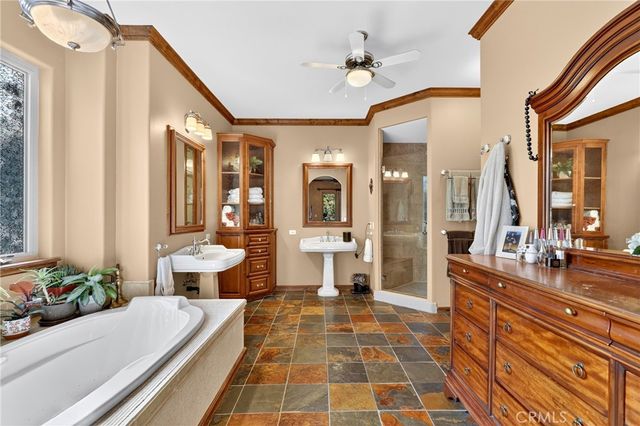 27360 Elmwood, Lake Arrowhead, CA 92352