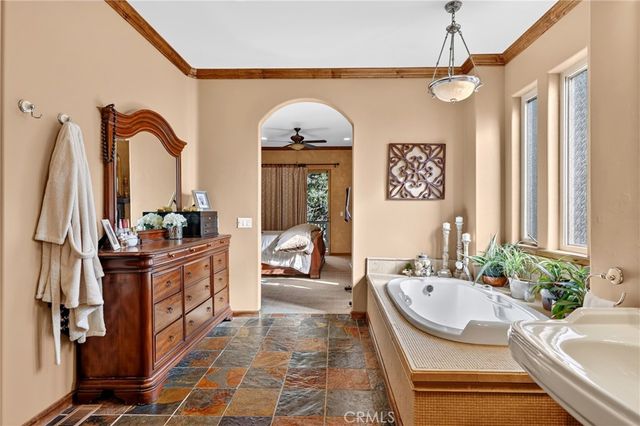 27360 Elmwood, Lake Arrowhead, CA 92352