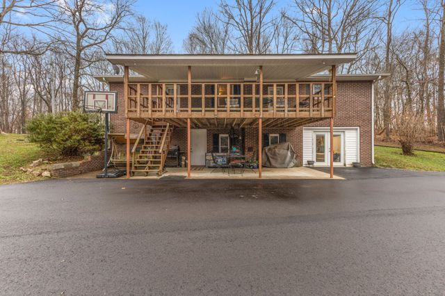 392 Feather Ridge Rd, Charlotte, TN 37036