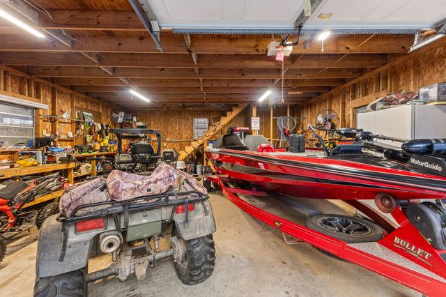 392 Feather Ridge Rd, Charlotte, TN 37036