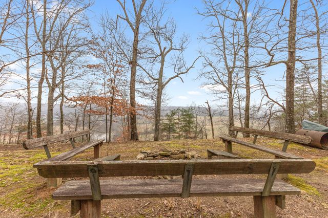 392 Feather Ridge Rd, Charlotte, TN 37036
