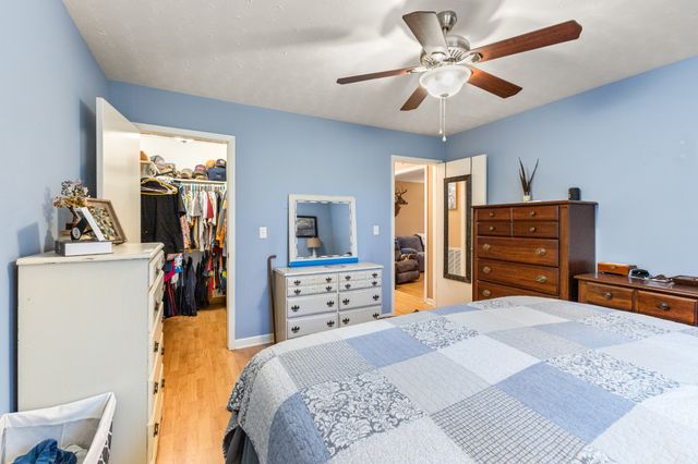 392 Feather Ridge Rd, Charlotte, TN 37036