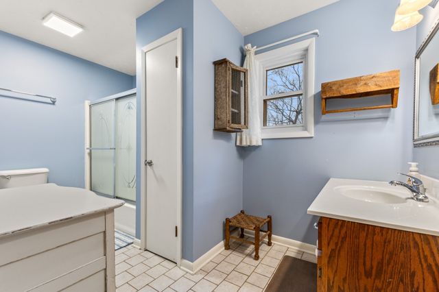 392 Feather Ridge Rd, Charlotte, TN 37036