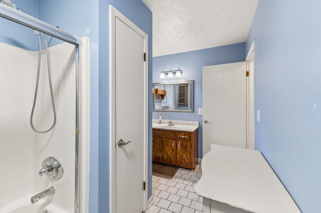 392 Feather Ridge Rd, Charlotte, TN 37036