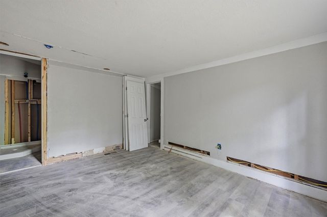 829 W Walker Street, Denison, TX 75020