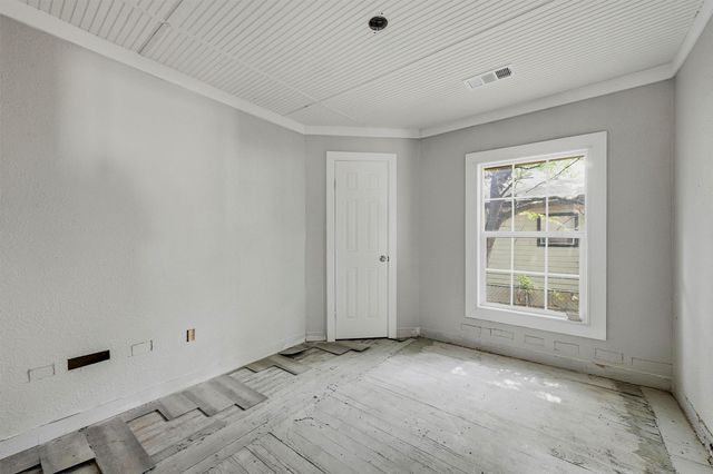 829 W Walker Street, Denison, TX 75020