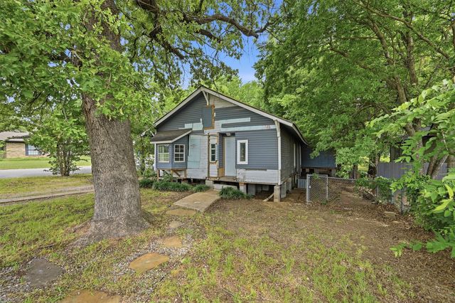 829 W Walker Street, Denison, TX 75020