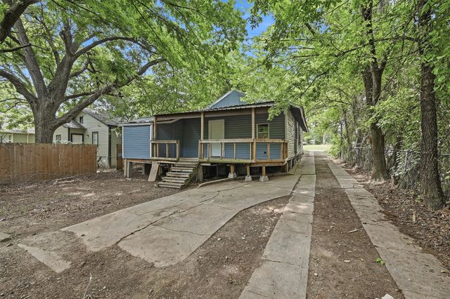829 W Walker Street, Denison, TX 75020