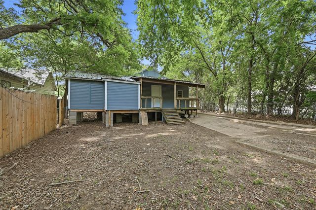 829 W Walker Street, Denison, TX 75020