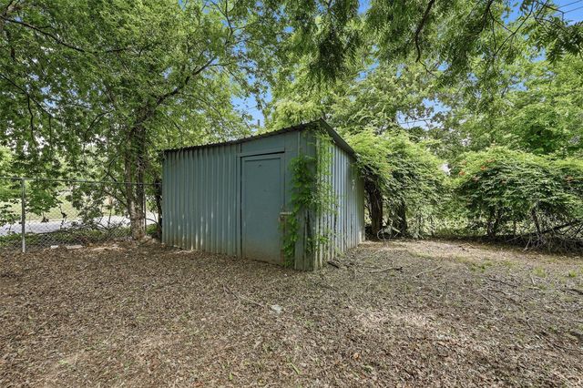 829 W Walker Street, Denison, TX 75020
