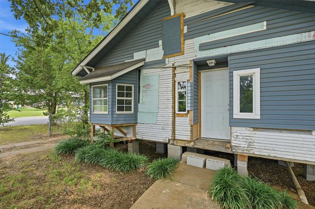 829 W Walker Street, Denison, TX 75020