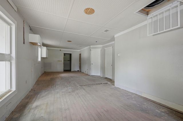 829 W Walker Street, Denison, TX 75020