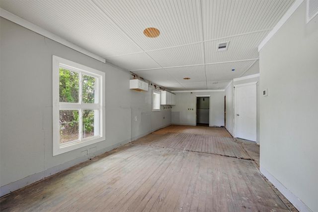 829 W Walker Street, Denison, TX 75020
