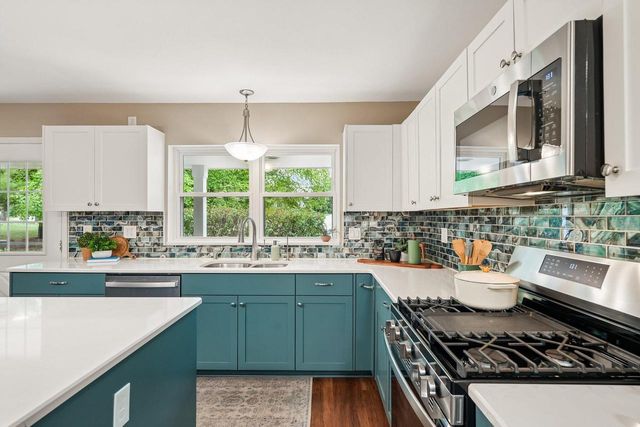 322 Porthamel COURT, Wales, WI 53183