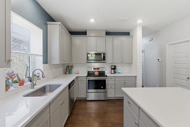 4161 Magnolia Farms Dr, Hermitage, TN 37076