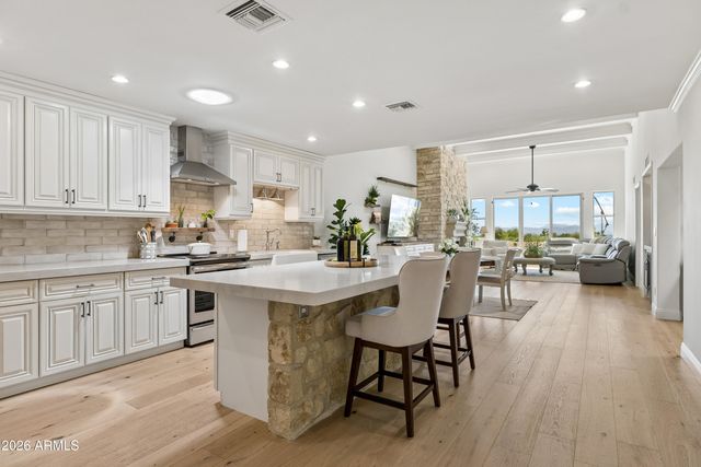 3800 E LINCOLN Drive 37, Phoenix, AZ 85018