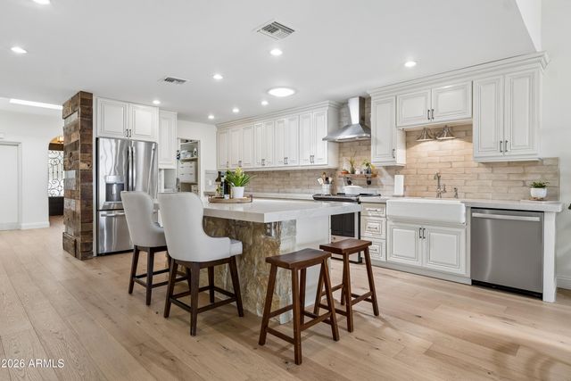 3800 E LINCOLN Drive 37, Phoenix, AZ 85018