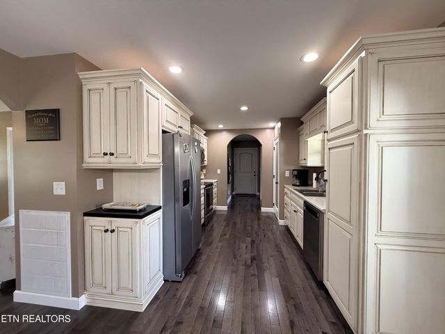 1926 Old Grimsley Rd, Grimsley, TN 38565