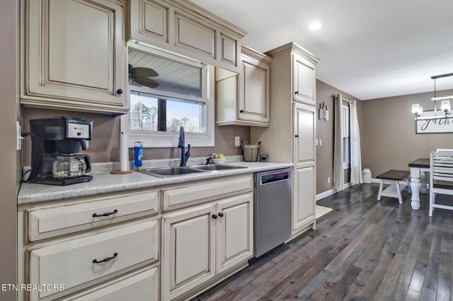 1926 Old Grimsley Rd, Grimsley, TN 38565