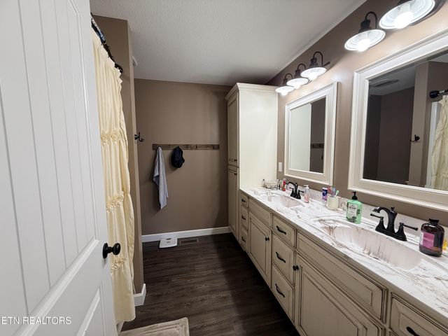 1926 Old Grimsley Rd, Grimsley, TN 38565