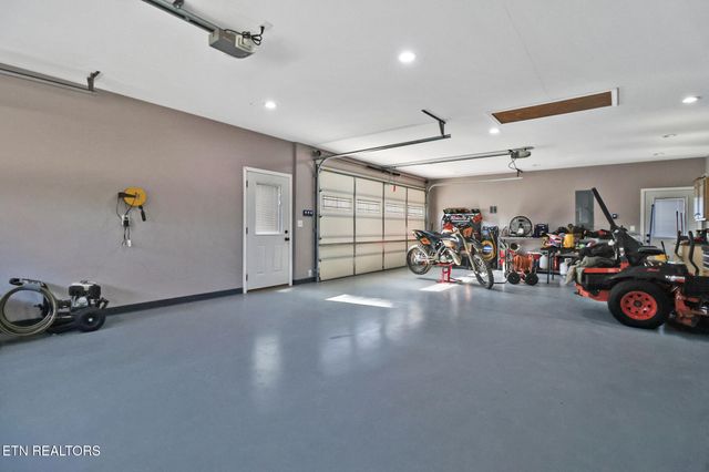 1926 Old Grimsley Rd, Grimsley, TN 38565