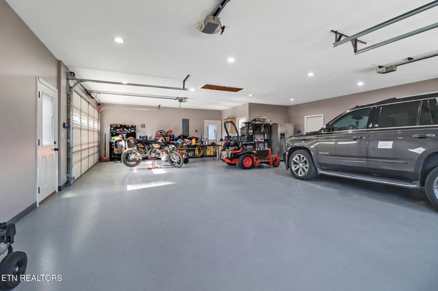 1926 Old Grimsley Rd, Grimsley, TN 38565