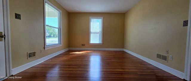 3814 Taylorsville Rd, Louisville, KY 40220