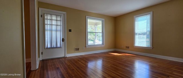 3814 Taylorsville Rd, Louisville, KY 40220