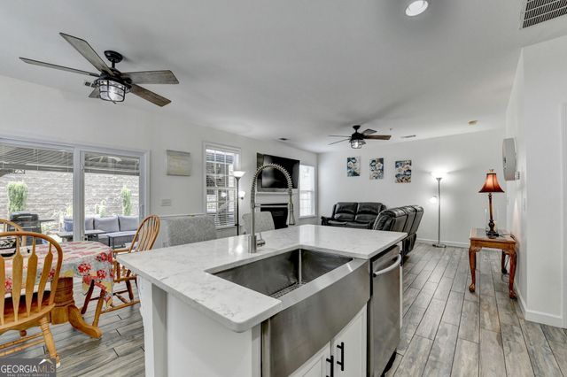 3329 Castleberry Village Circle, Cumming, GA 30040