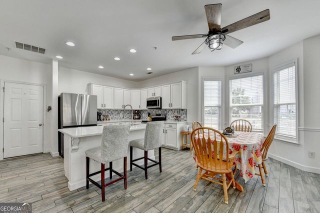 3329 Castleberry Village Circle, Cumming, GA 30040