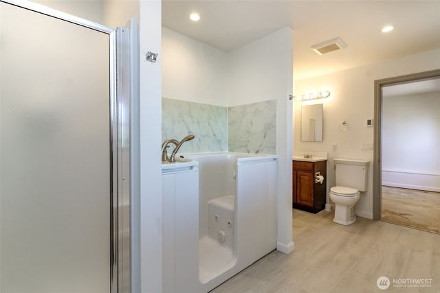 16235 NE 51st Street, Redmond, WA 98052
