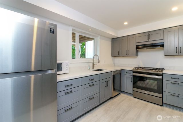 16235 NE 51st Street, Redmond, WA 98052