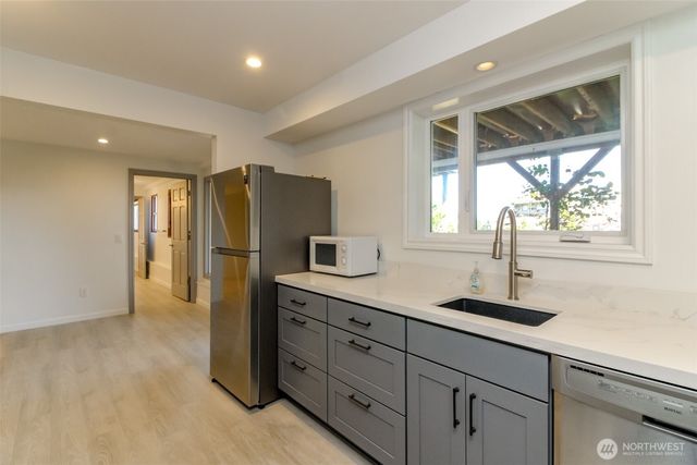 16235 NE 51st Street, Redmond, WA 98052