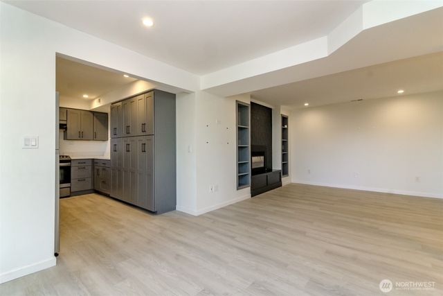 16235 NE 51st Street, Redmond, WA 98052