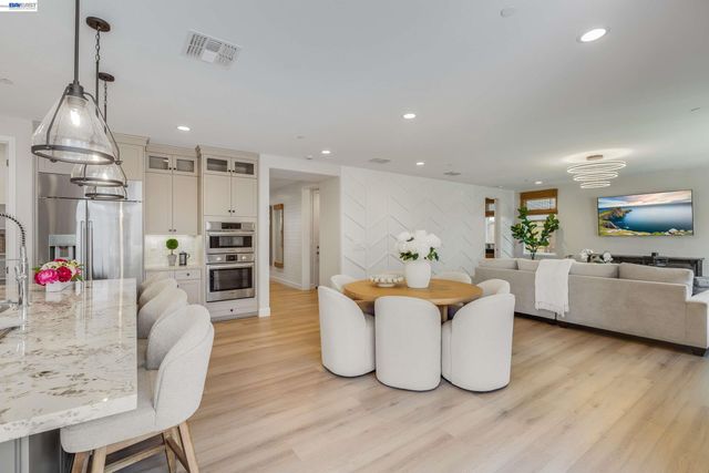 32651 Singh Circle, Union City, CA 94587