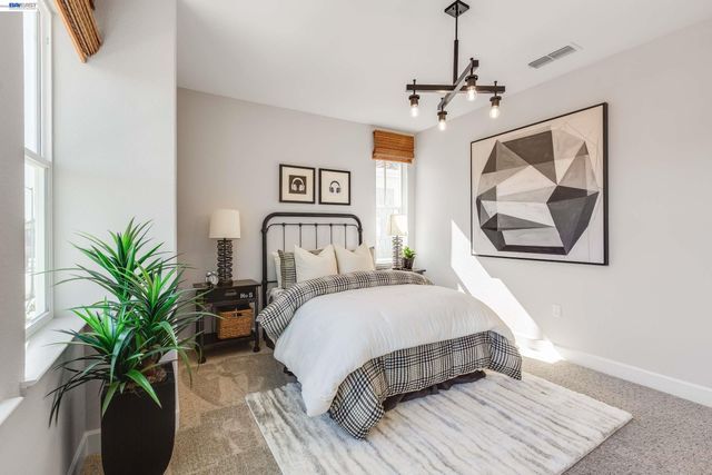 32651 Singh Circle, Union City, CA 94587