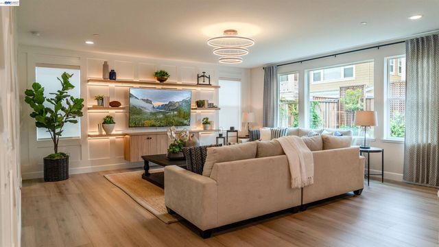 32651 Singh Circle, Union City, CA 94587