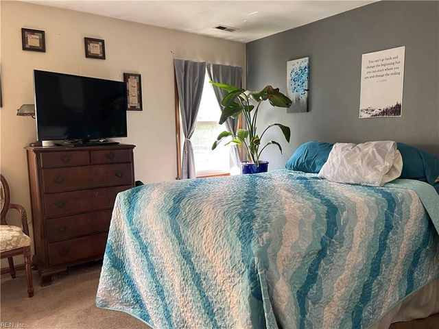 901 Pendergrass CT, Virginia Beach, VA 23454