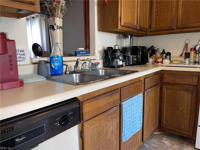 901 Pendergrass CT, Virginia Beach, VA 23454
