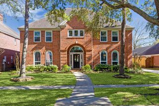 2013 Lauren Lake Drive, League City, TX 77573